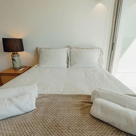 Apartamento Amazing Design With Garden & Pool By Vacationy