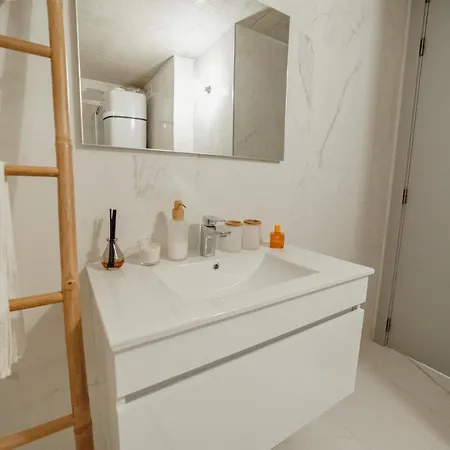 Amazing Design With Garden & Pool By Vacationy Apartamento