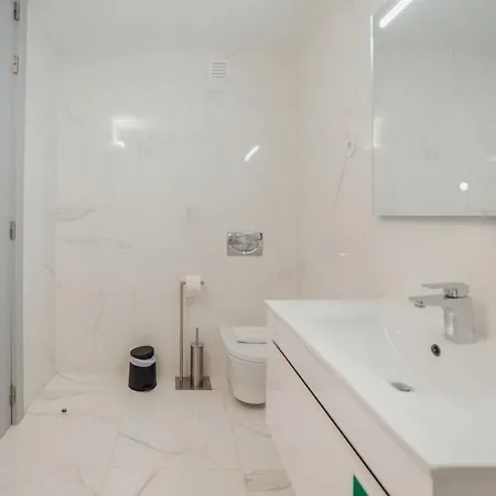 Amazing Pool By Vacationy Vila Nova de Gaia